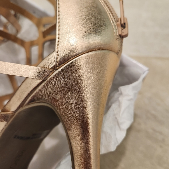 Rose gold shoes - Picture 4 of 5